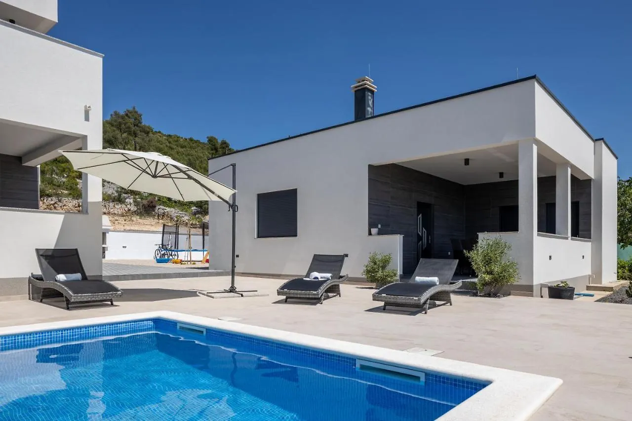 Villa Bura
